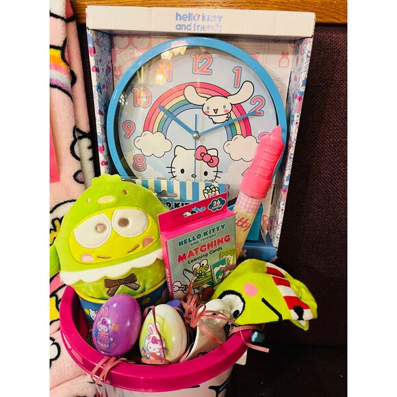 Hello kitty and friends Easter bundle with adorable 40 x 50 rainbow world throw - Picture 2 of 12